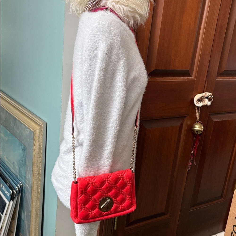 Kate Spade  Crossbody Bag  quilted leather  Red  turn lock  chain strap detail - Picture 3 of 17